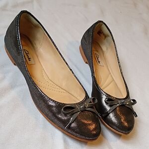 Clarks Women's Metallic Bow  Ballet Flats